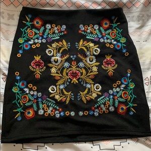 Embroidered skirt